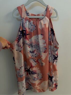 Violet & Claire sleeveless blouse. Floral print . Size S
